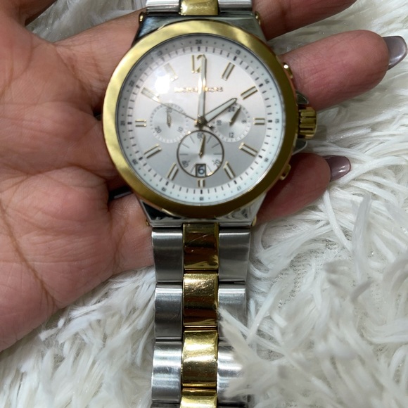 Michael Kors Men’s Oversized Dylan Two-Tone Watch - Picture 3 of 8